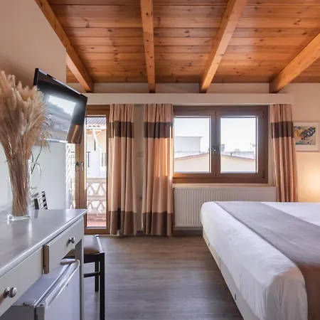 Hotel Yria 2*
