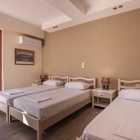 Yria Hotel 2*